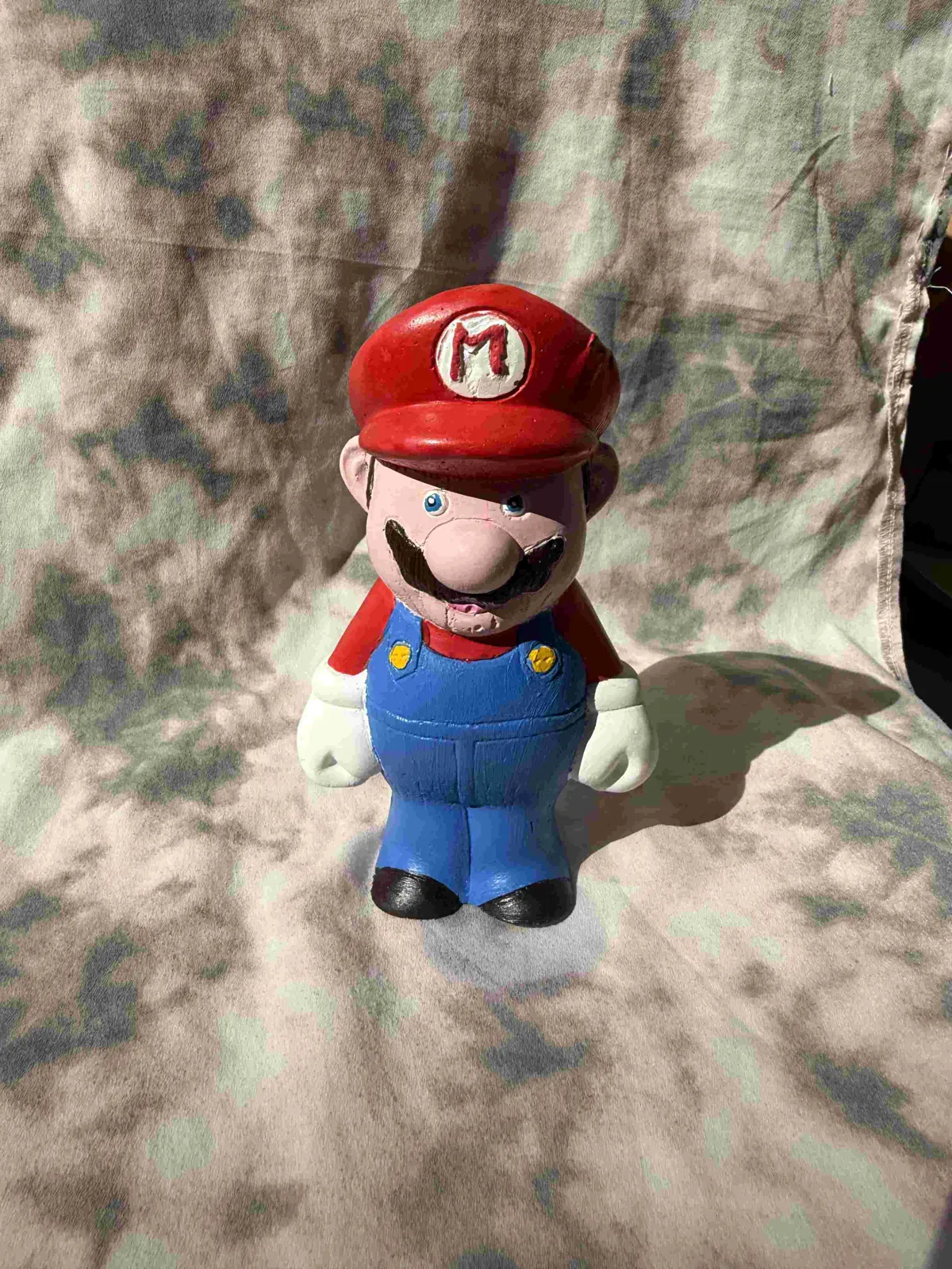 Paso 4: Figura de Mario Bros pintada a mano, obra personalizada terminada