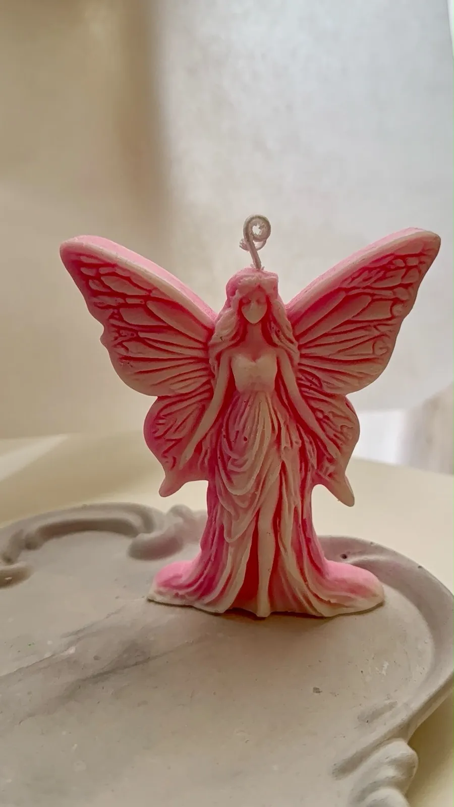 Vela artesanal hada mariposa de color rosa